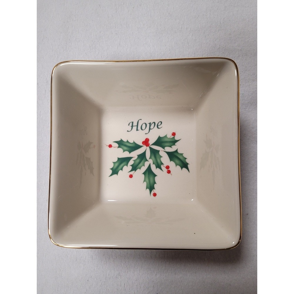 Lenox HOPE Holly Berry Square‎ Trinket Dish Gold Trim Holiday Decor 4in X 4in